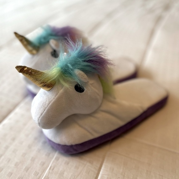 Plush Unicorn Slippers NWOT 7-8 - Picture 2 of 16